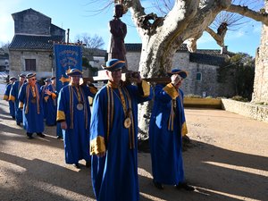La Compagnie de la Côte du Rhône gardoise a offert un temps de fête et de joie « dans un monde anxiogène » à l’occasion de la Saint-Vincent