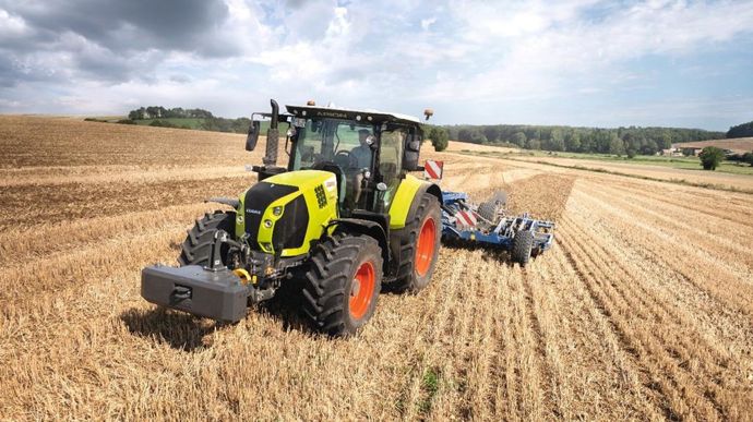 [] L’Arion 570 Cmatic de Claas allie « puissance et maniabilité »