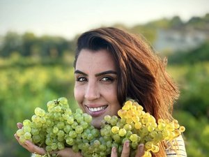 La viticultrice gardoise Pauline Pradier, miss agricole 2023, récompensée pour la mise en lumière de son travail sur les réseaux sociaux