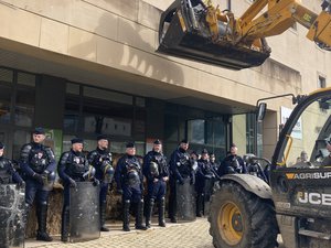 Élections contestées à la chambre d’agriculture : la session s’est tenue sous la surveillance des CRS