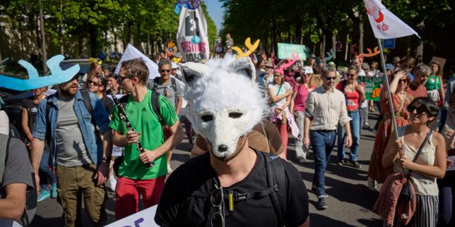« Les pesticides tuent » : plus d’un millier de manifestants à Paris pour appeler à repenser l’agriculture