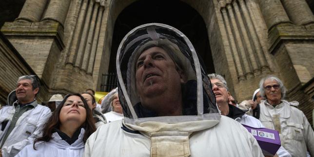 Pesticides : « Les agriculteurs, les riverains et les citoyens ne veulent plus servir de cobayes », alertent 1 200 médecins et scientifiques