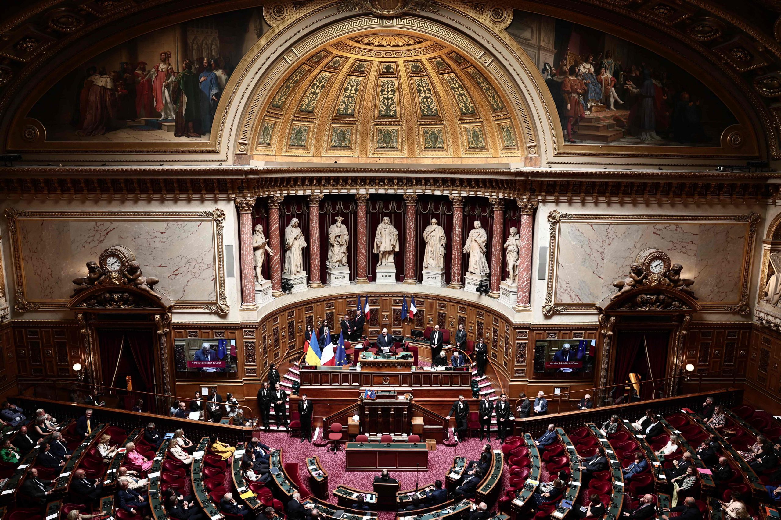 Loi Duplomb : la commission entre députés et sénateurs sauve l’Anses, mais réintroduit les néonicotinoïdes