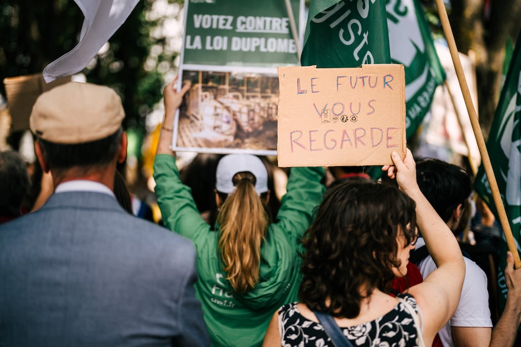 Une pétition pour l’abrogation de la loi Duplomb dépasse les 200 000 signatures sur le site de l’Assemblée nationale