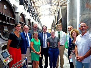 Visite du préfet à la cave coopérative de muscat