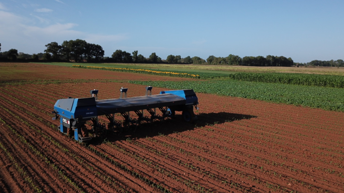 Le robot français Cyclair désherbe 40 hectares en 40 heures sans faire le plein