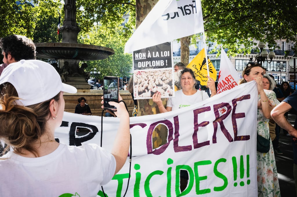 La pétition contre la loi Duplomb débute son parcours à l’Assemblée ce mercredi