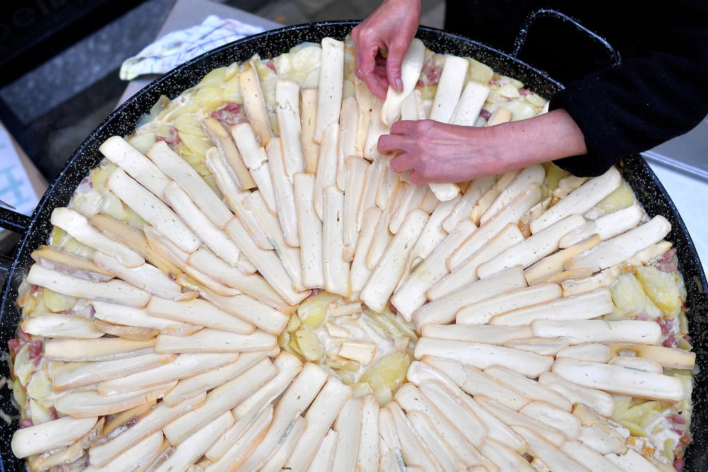 En Savoie, un «record mondial» de tartiflette au profit des éleveurs frappés par la dermatose