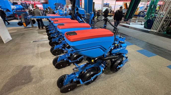 Lemken se lance dans le semoir monograine simple rang avec le Faya MF