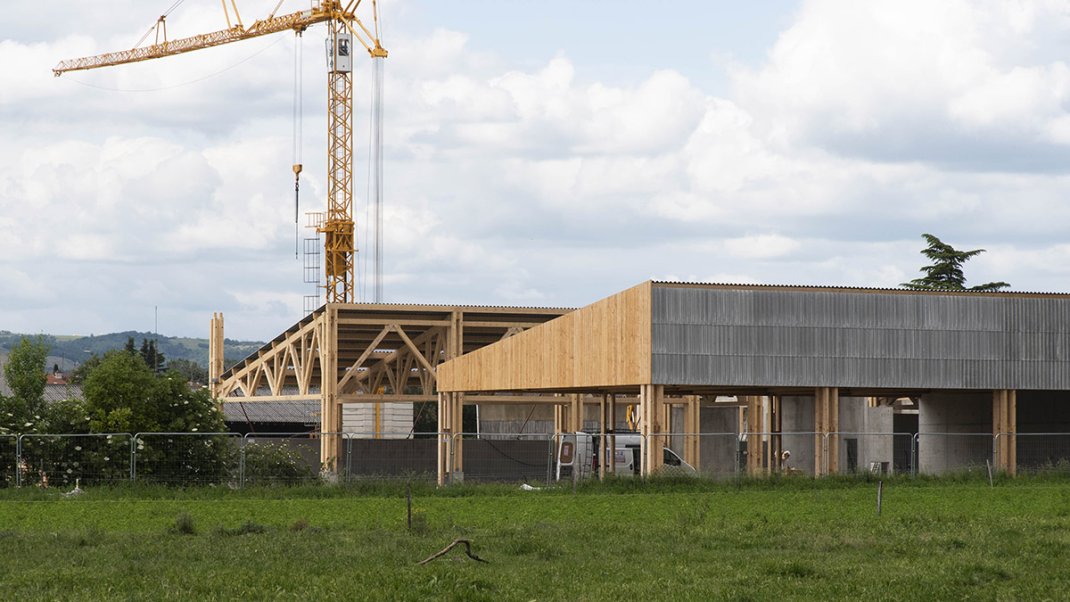 Loi « Entraves » : les décrets d’application pour faciliter l’installation de bâtiments d’élevages (bovins, volailles, porcs) sont signés