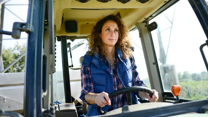 Tester le métier d’agricultrice… et se heurter déjà aux inégalités